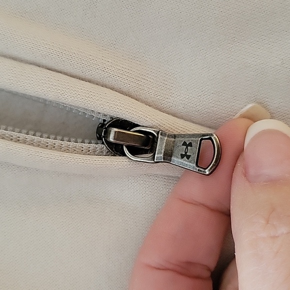 UNDER ARMOUR JACKET - Picture 8 of 11